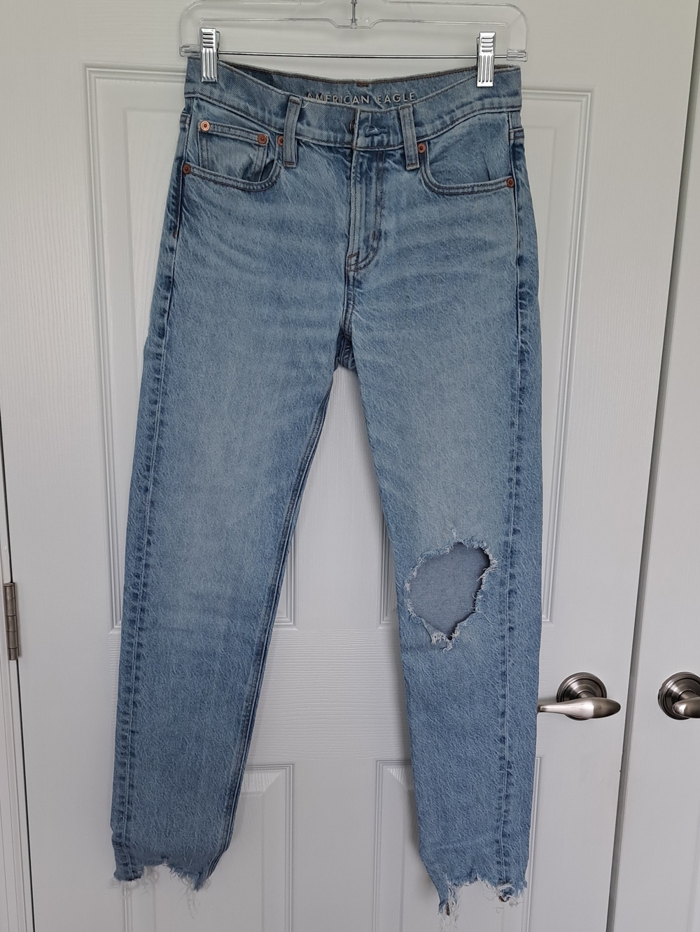 American Eagle Outfitters 90's Skinny Light Blue Ripped Jeans
